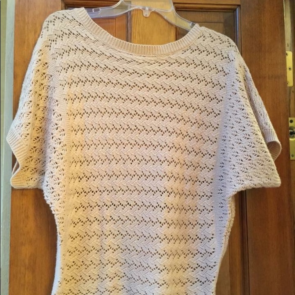 Light weight sweater